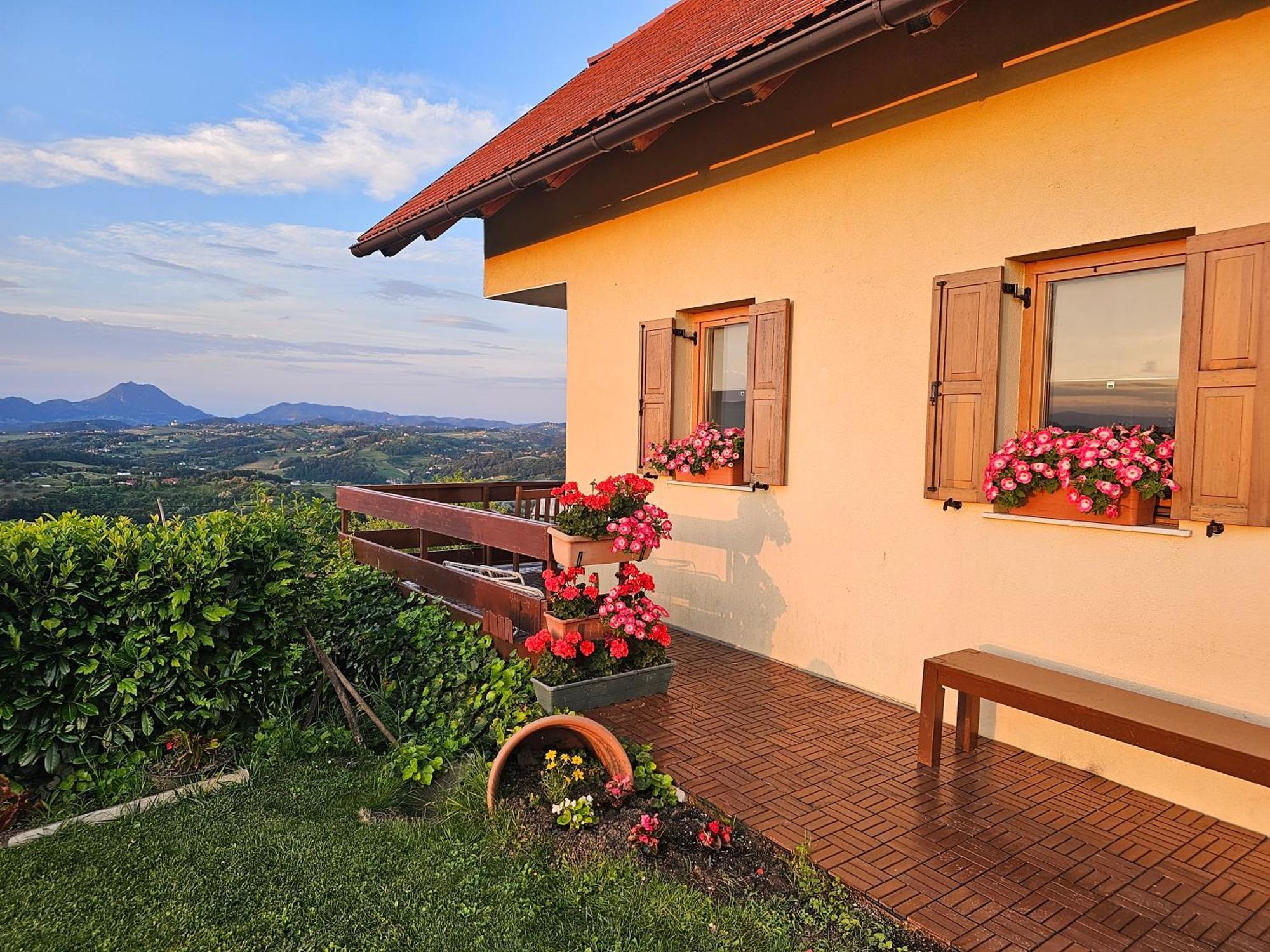 Holiday House Panorama Podcetrtek Esterno foto